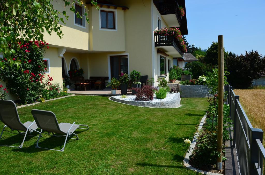 Отель Haus Gruber Attersee Экстерьер фото
