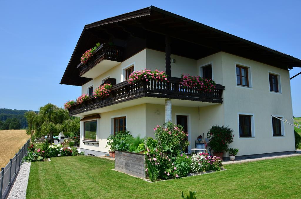 Отель Haus Gruber Attersee Экстерьер фото