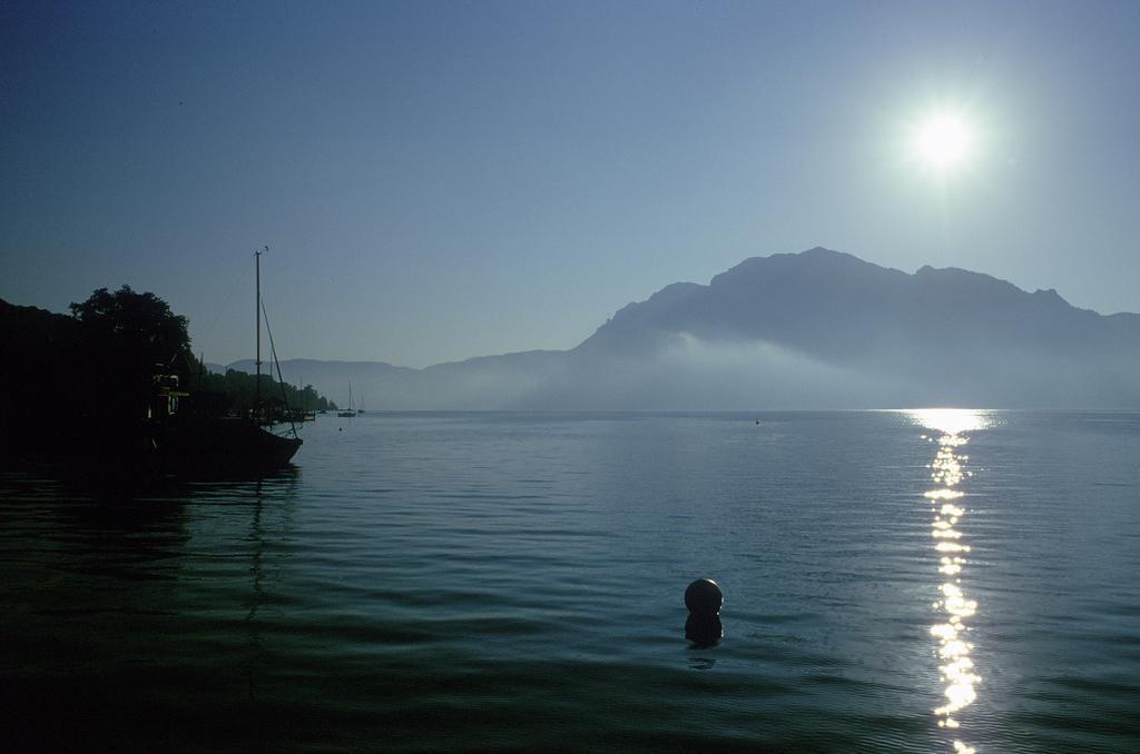 Отель Haus Gruber Attersee Экстерьер фото